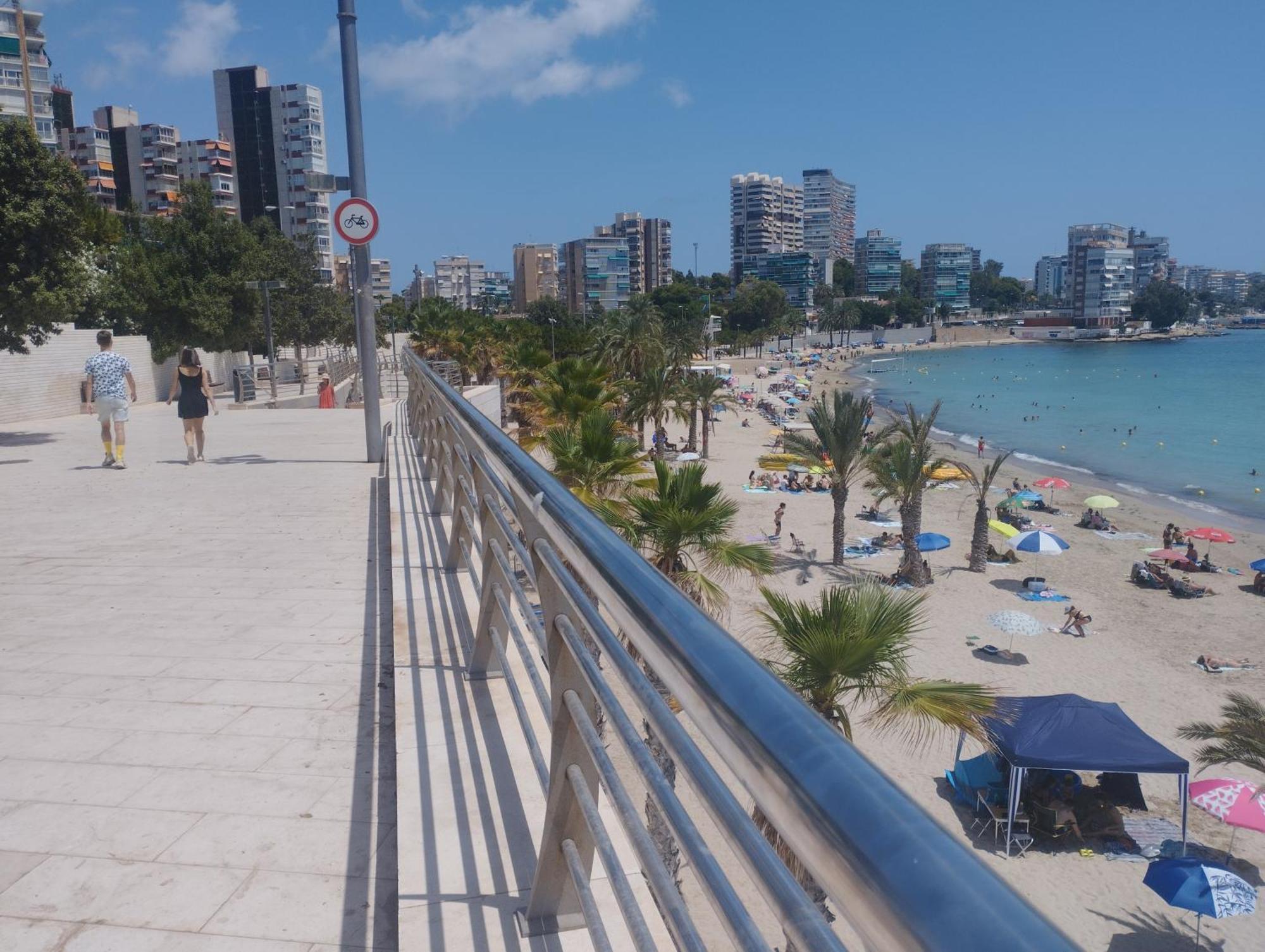 A 50 Metros Del Mar Y En 2 Paradas De Bus Estas En El Centro De Аликанте Екстериор снимка